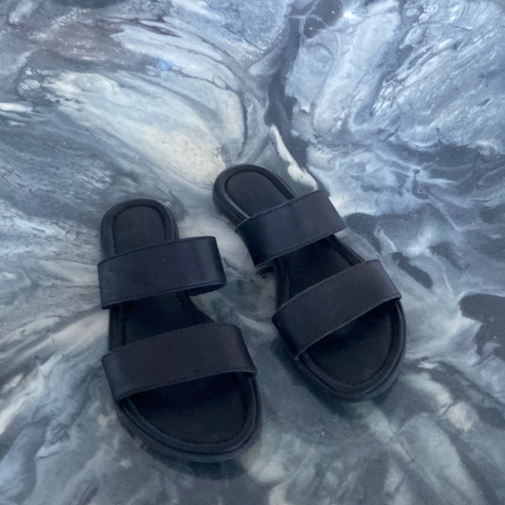 LL Bean Black Sandals Size 7
